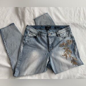 Stunning embroidered Nine West Denim Blue Jeans